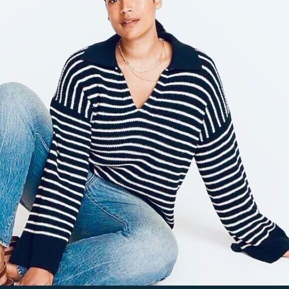 Embossed Striped Split V Neck Knit Sweater in Navy and White L - Picture 12 of 12